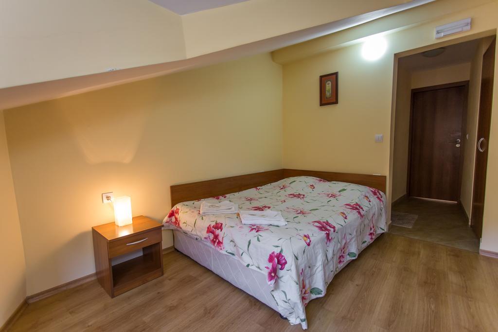 Hera Guest House Chiflik Luaran gambar