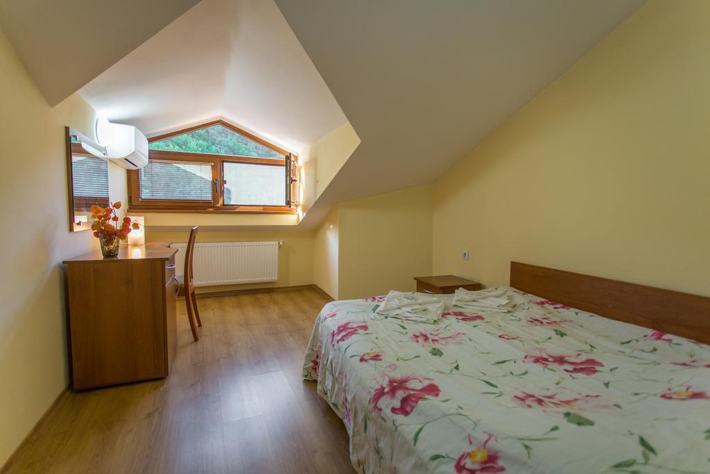 Hera Guest House Chiflik Luaran gambar