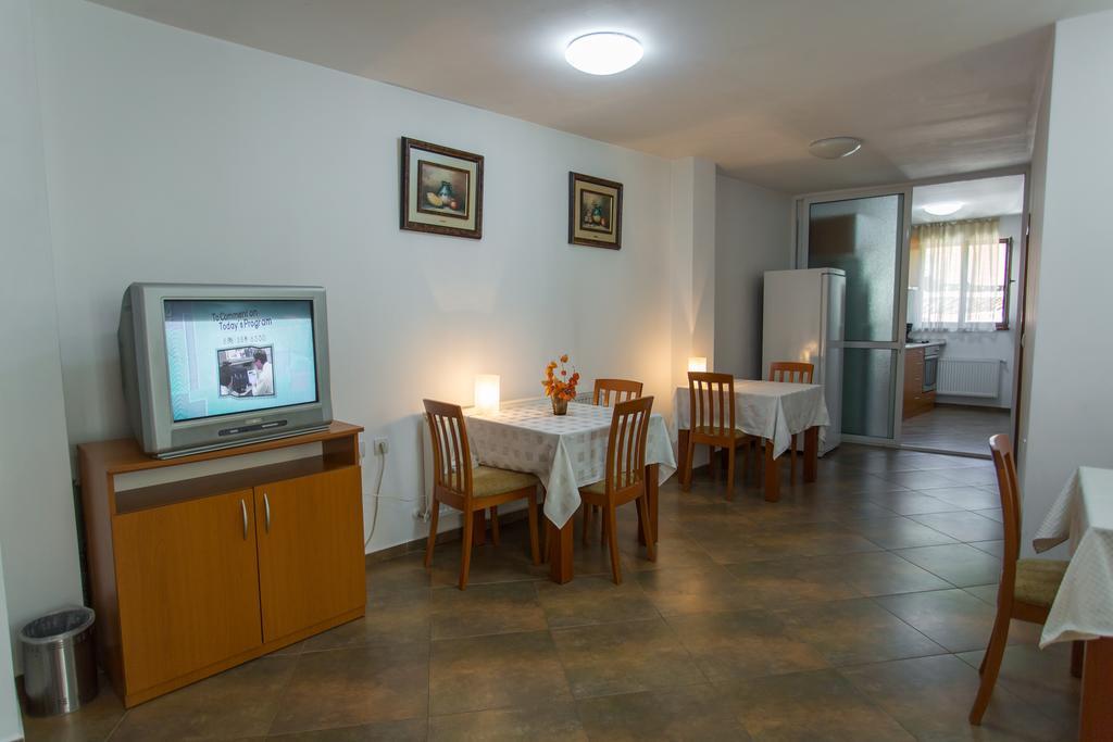 Hera Guest House Chiflik Luaran gambar