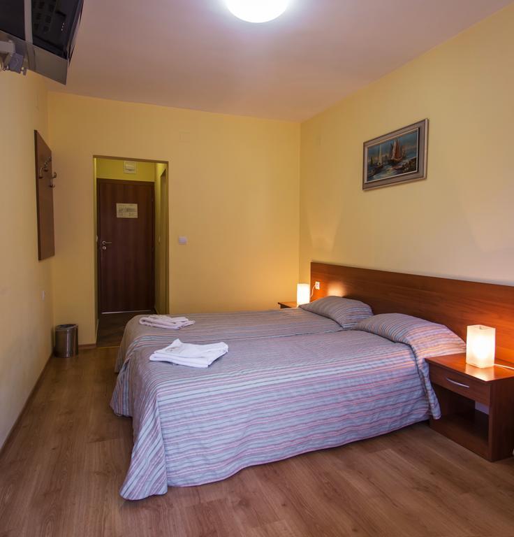 Hera Guest House Chiflik Luaran gambar
