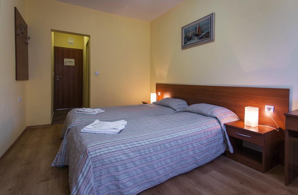 Hera Guest House Chiflik Luaran gambar